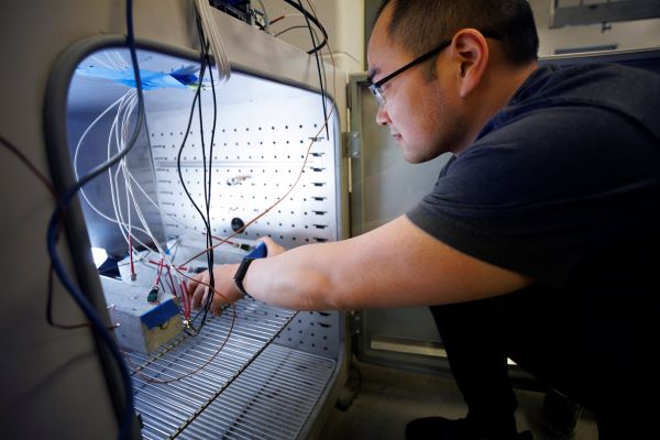 Bibo measures TOEC of concrete samples using the thermal modulation test.